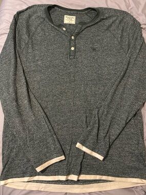 Abercrombie & Fitch Men's Dark Heather Gray Long-Sleeve Henley